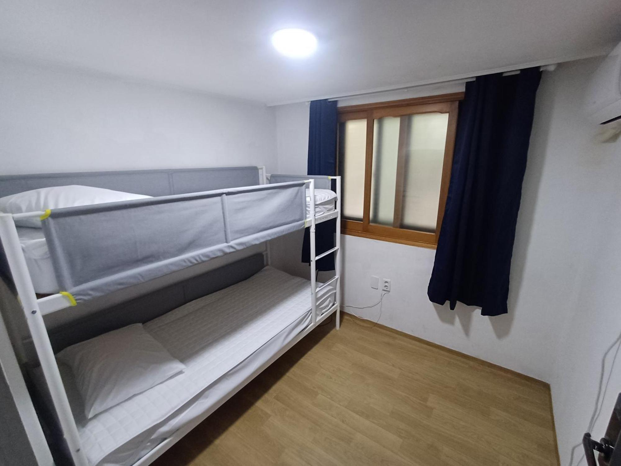 Ocean'S Guesthouse - Foreigners Only Seul Exterior foto